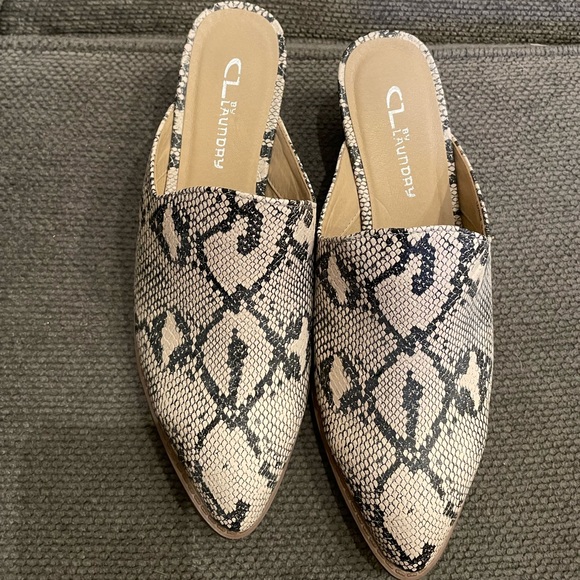 CL by Laundry Mules, Size 8.5 - Picture 2 of 4
